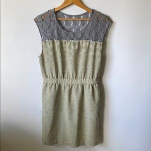 Lace Dress with POCKETS!